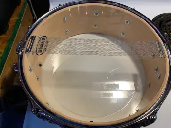 Need help ID'ing this 10 lug Ludwig snare