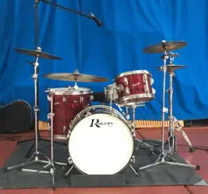 Anyone Playing Out/Doing Any Live Work?