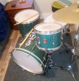 Premier Aqua Sparkle Drums