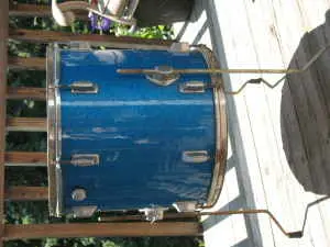 Japanese? Blue Sparkle Floor Tom on C-List