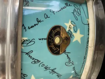 [B]1951 LEEDY &amp; LUDWIG 5 x 14 AUTOGRAPHS OF THE STARS BROADWAY STANDARD [/B]