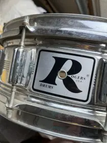 Can anyone identify the year and model of my Rogers Kit?