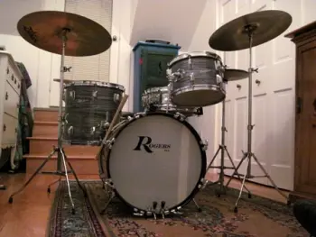 It's the &quot;show off your Rogers drums&quot; thread!