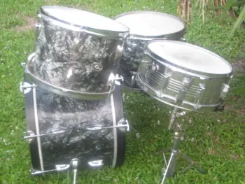 Looking for playable, but crappy conditon drums