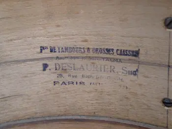 Someone got a clue about this old DESLAURIER french snare drum!???