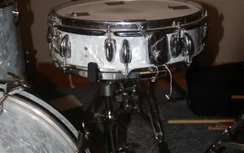 Vintage Slingerland white marine pearl