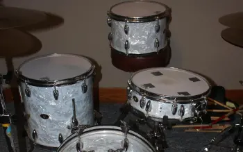 Vintage Slingerland white marine pearl