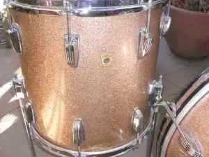 1965 LUDWIG &quot;DOWNBEAT&quot; SET ON c/l