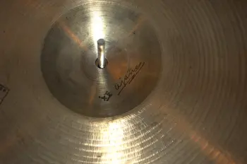 help me me id this cymbal?