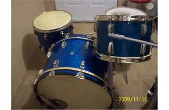 WFL 1955 Be-Bop Ludwig Classic Drumset Blue Sparkle Drums.