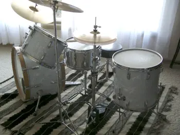 Rogers &quot;mystery&quot; drums