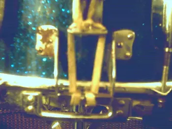 confused 1940's or 1960's radio king
