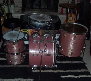 Rogers Wine Red-ripple Find