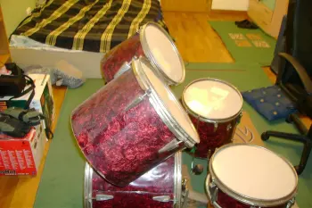 Survey - any collector interested in old Romanian drums?