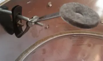 Can anybody identify this COS (MIJ?) snare?