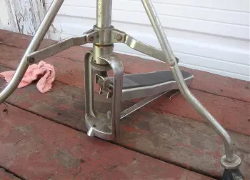 Any idea on what brand is this HH stand?