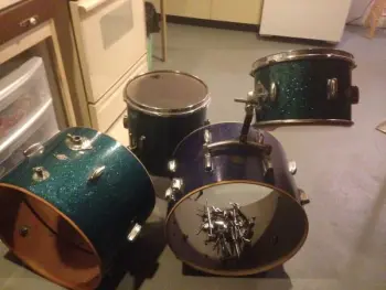 Looking for a hunk of MIJ aqua marine sparkle drum wrap