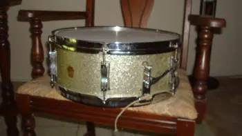 1964 silver sparkle ludwig snare 14&quot; 6 lug