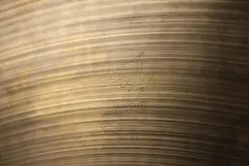 pics of zildjian 70s or 60s 24 ride 3.280kg