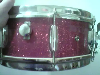 8 lug red sparkle