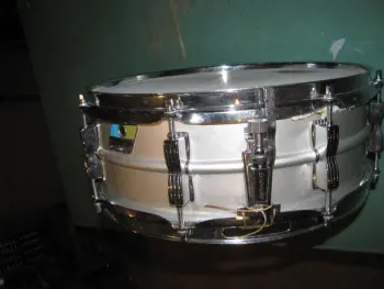 wanted: Ludwig Acrolite snare