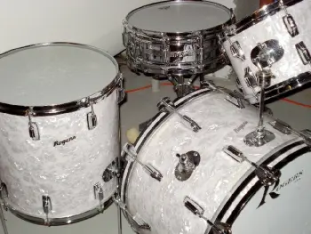 It's the &quot;show off your Rogers drums&quot; thread!