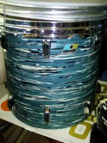 Vintage Ludwig gold sparkle Bass drum project