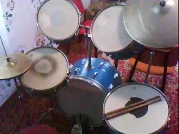 Please id this kit :)