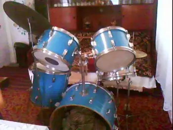Please id this kit :)