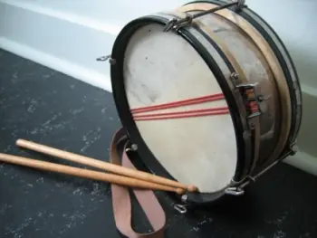 Does anyone still make silk wound snare wires?