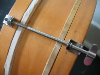 Does anyone still make silk wound snare wires?
