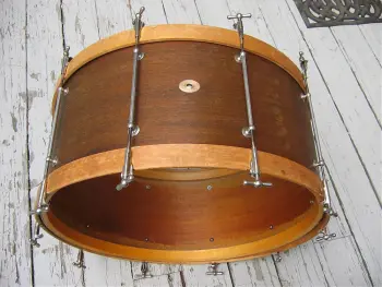 Is this a 1920's ludwig bass?