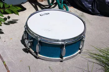Nikkan (Nippon Gakki) Blue Sparkle Snare Photos - any info would be appreciated.