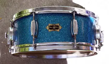 Nikkan (Nippon Gakki) Blue Sparkle Snare Photos - any info would be appreciated.