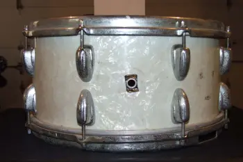 WTB: '59-'61 Slingerland Chicago Badge