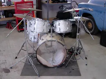 Need help identifying the age and model of my drums