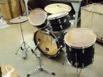 Nice 70s Ludwig b/o badge set on shop goodwill