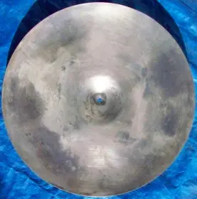 Cymbal found in garbage .. help identify?