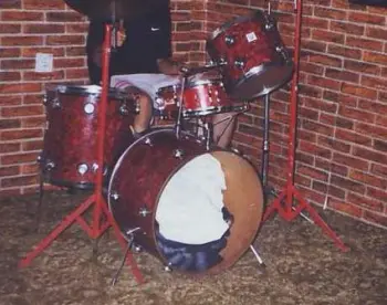 Drums &quot;Ton&quot; Made in Serbia