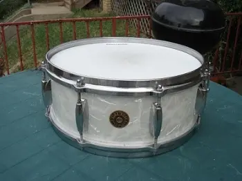 For Sale:  Early 60s Round Badge Gretsch Snare WMP