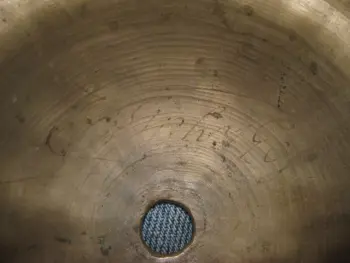 Strange cymbal to identify