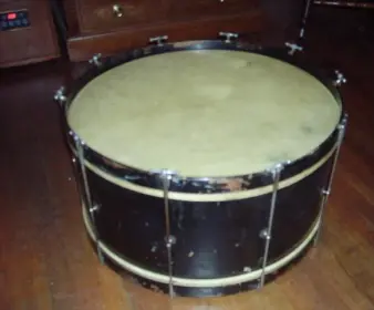 Slingerland marching drum? -help ID