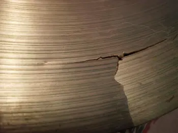 Paiste 2002 18&quot; cracked