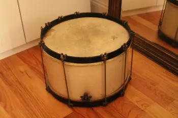 Mystery Drum...Leedy?