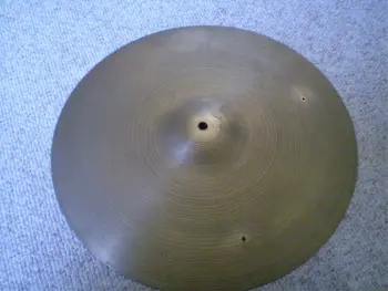 ** Vintage  Avedis Zildjian 18&quot; Ride**