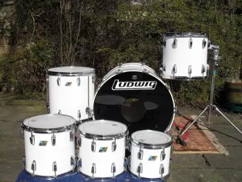 Vintage Ludwig kit...A little help please!..