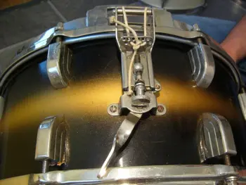 Leedy Broadway Standard snare question