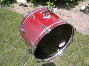 Ludwig Standard?  Rocker?  I.D.  Help