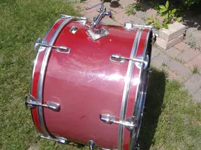 Ludwig Standard?  Rocker?  I.D.  Help
