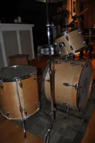A little help identifying these drums